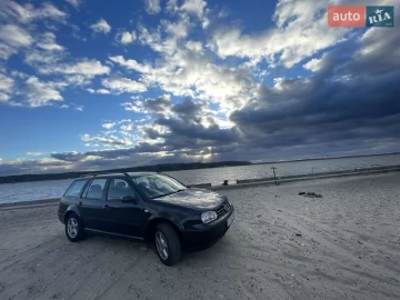 Авто Volkswagen Golf 2000 № 7683855