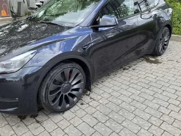 Авто Tesla Model Y 2024 № 7684318