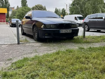Авто BMW 5 Series 2002 № 7684392