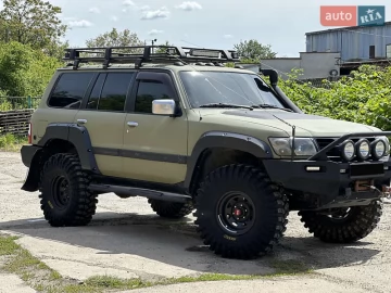 Авто Nissan Patrol 2000 № 7684565