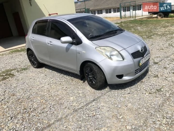 Авто Toyota Yaris 2007 № 7684636