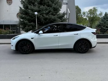 Авто Tesla Model Y 2022 № 7684982