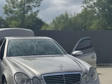 Авто Mercedes E-Class 2004 № 7686335