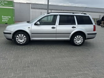 Авто Volkswagen Golf 2001 № 7686570