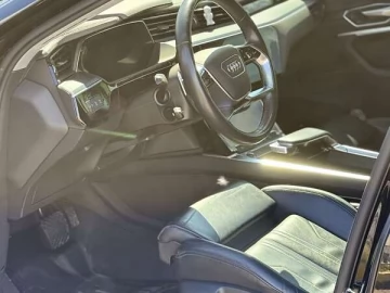 Авто Audi E-Tron 2020 № 7688495