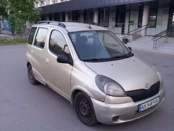 Авто Toyota Yaris Verso 2002 № 7688513