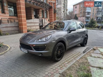 Авто Porsche Cayenne 2010 № 7689143