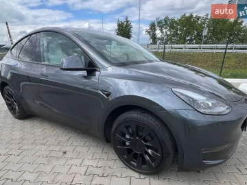 Авто Tesla Model Y 2023 № 7689163