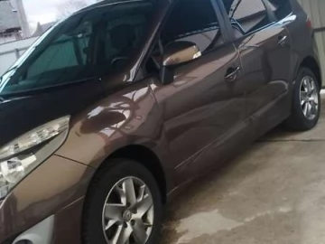 Авто Renault Scenic 2011 № 7689318