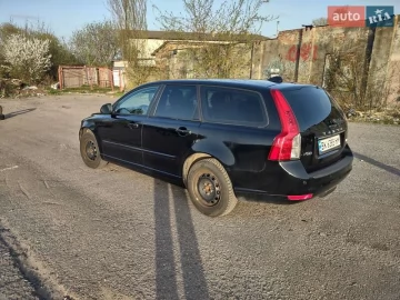 Авто Volvo V50 2011 № 7689451
