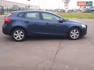 Авто Volvo V40 2018 № 7689475