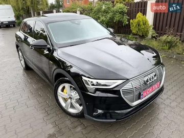 Авто Audi E-Tron 2023 № 7690358