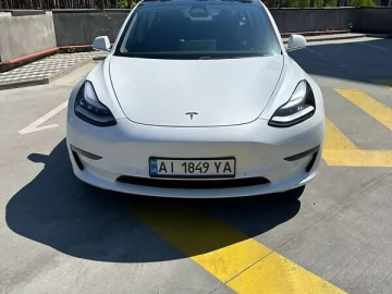 Авто Tesla Model 3 2018 № 7690576