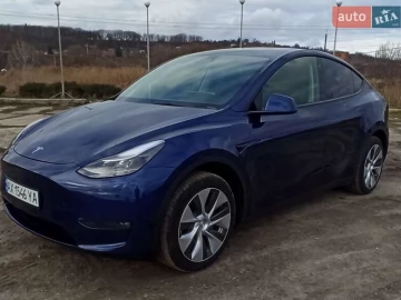 Авто Tesla Model Y 2023 № 7690598