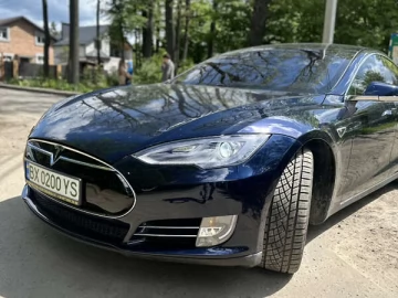 Авто Tesla Model S 2013 № 7690787
