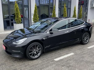 Авто Tesla Model 3 2019 № 7690804
