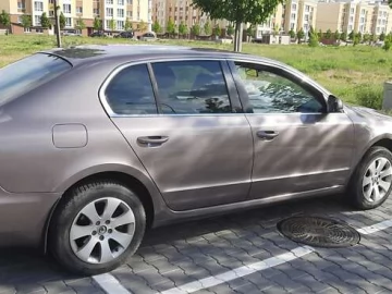 Авто Skoda Superb 2012 № 7692030