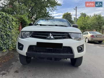 Авто Mitsubishi L 200 2012 № 7692471