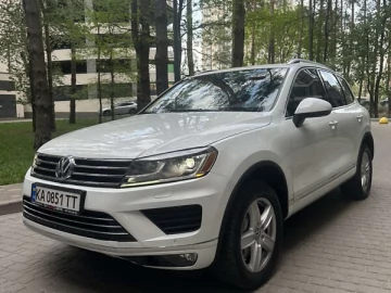 Авто Volkswagen Touareg 2015 № 7692825