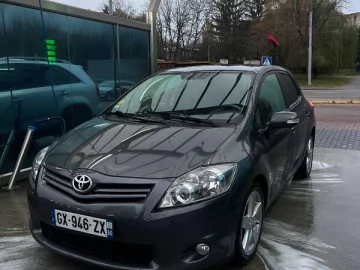 Авто Toyota Auris 2010 № 7694136