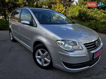 Авто Volkswagen Touran 2009 № 7694575