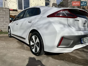 Авто Hyundai Ioniq 2016 № 7695237