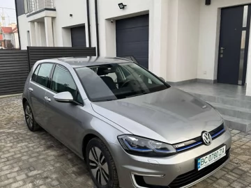 Авто Volkswagen E-Golf 2017 № 7695786