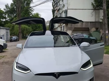 Авто Tesla Model X 2016 № 7696129