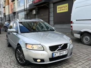 Авто Volvo V50 2007 № 7696195