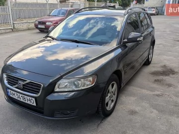 Авто Volvo V50 2010 № 7696927