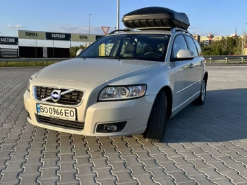 Авто Volvo V50 2012 № 7697632