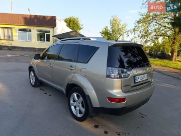 Авто Mitsubishi Outlander Xl 2008 № 7697647