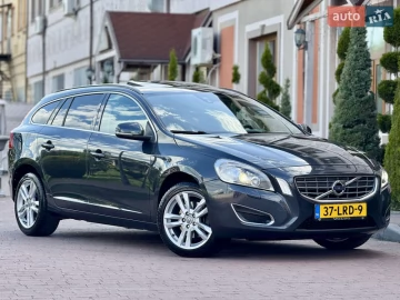 Авто Volvo V60 2013 № 7697685