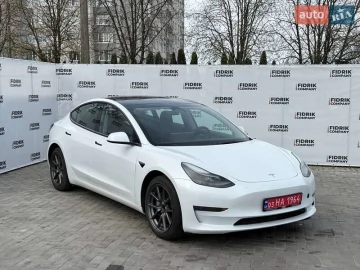 Авто Tesla Model 3 2023 № 7698438