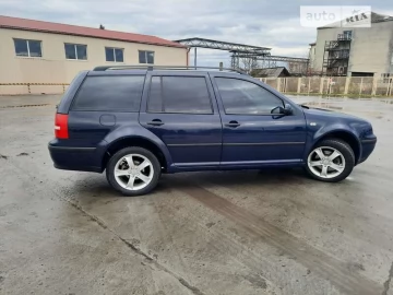 Авто Volkswagen Golf 2004 № 7698903