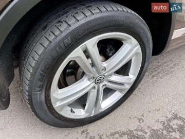 Авто Volkswagen Touareg 2011 № 7699563