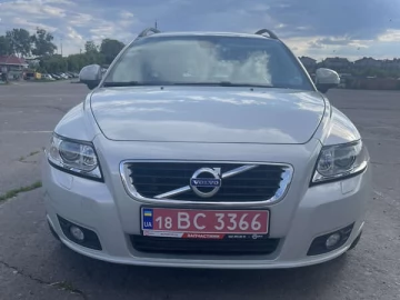 Авто Volvo V50 2011 № 7699800