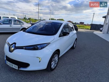 Авто Renault Zoe 2015 № 7700038