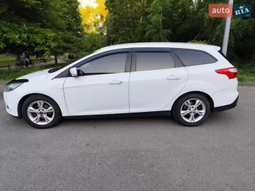 Авто Ford Focus 2012 № 7700088