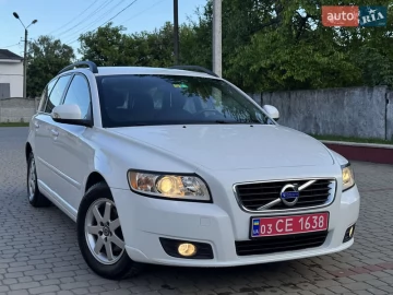 Авто Volvo V50 2010 № 7700352