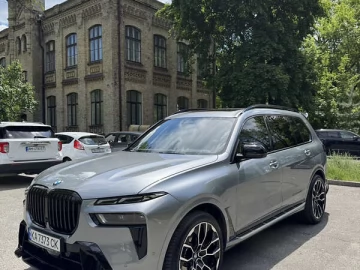Авто BMW X7 2023 № 7700412