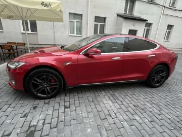 Авто Tesla Model S 2015 № 7700495