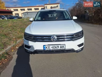 Авто Volkswagen Tiguan 2017 № 7700507