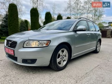 Авто Volvo V50 2010 № 7701179