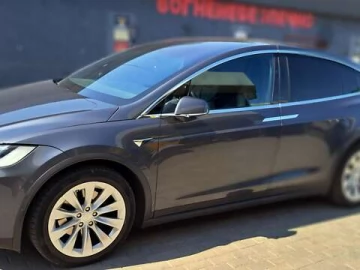 Авто Tesla Model X 2018 № 7701478