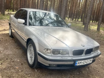 Авто BMW 7 Series 2001 № 7701612