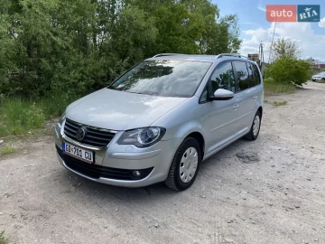 Авто Volkswagen Touran 2009 № 7702084