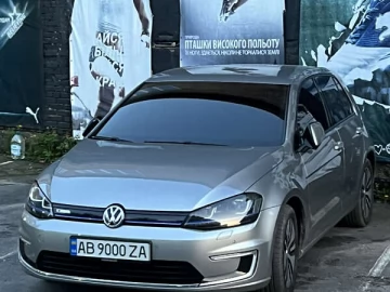 Авто Volkswagen E-Golf 2016 № 7702160