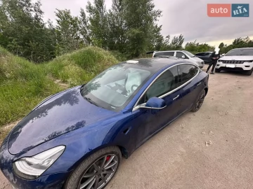Авто Tesla Model 3 2019 № 7702370
