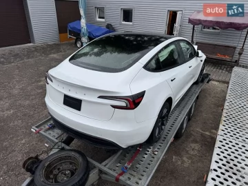 Авто Tesla Model 3 2024 № 7702387